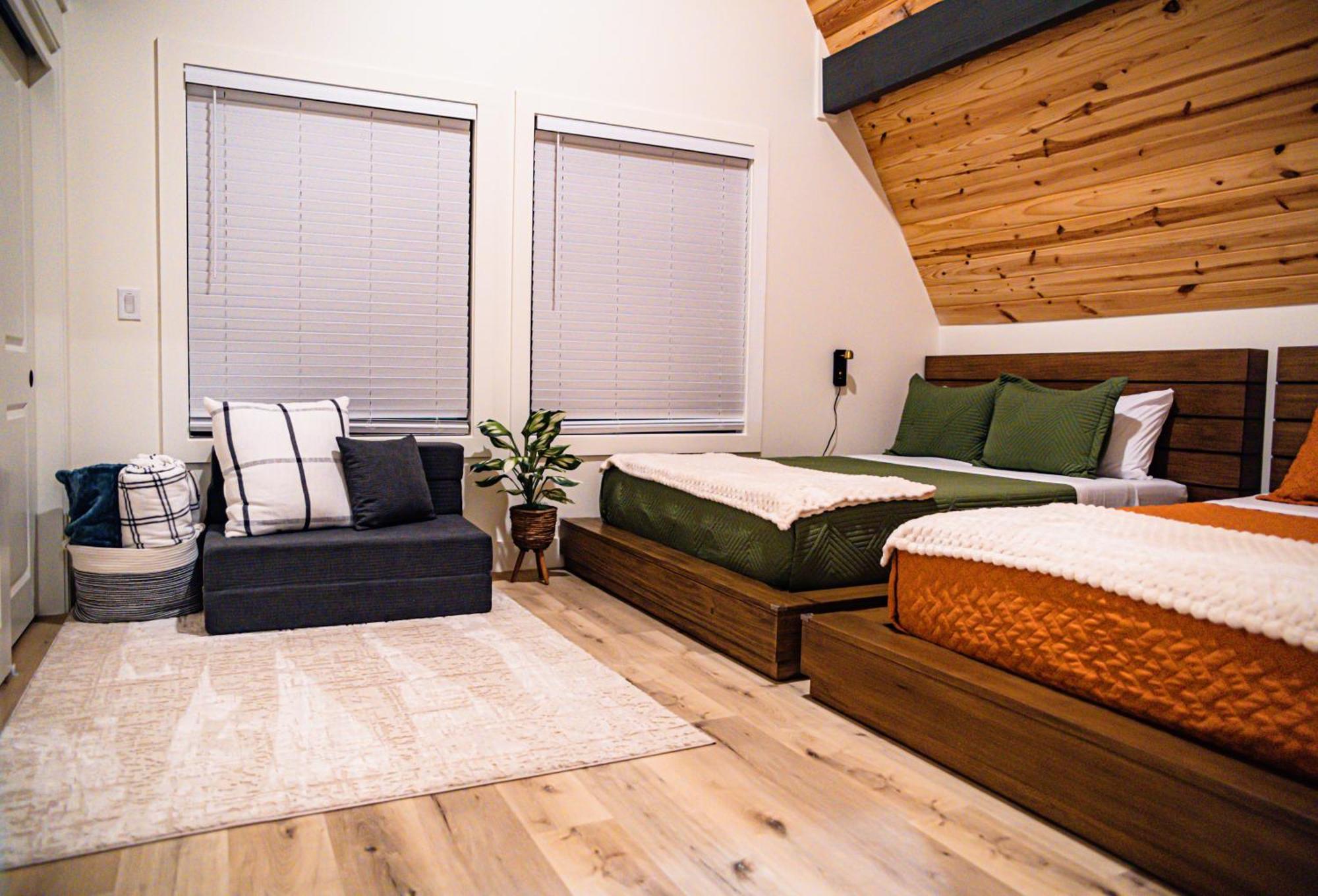Chalet Gruene Daze - Stylish Aframe - Escape The Ordinary